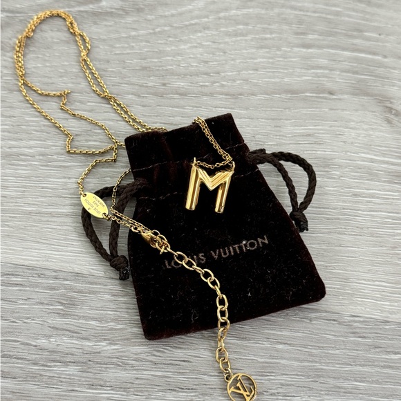 Louis Vuitton Essential M necklace - Picture 1 of 5